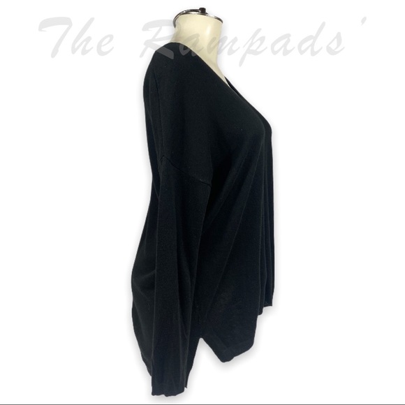 Ann Taylor Black V Neck Long Sweater Size Medium Petite - Picture 2 of 6